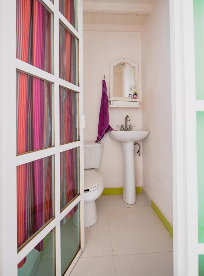 Df Airport Hostal *